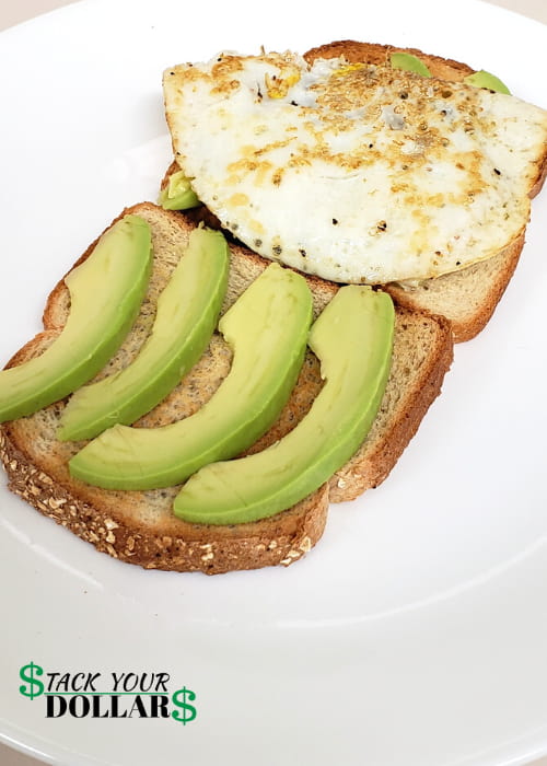 Avocado on toast with egg