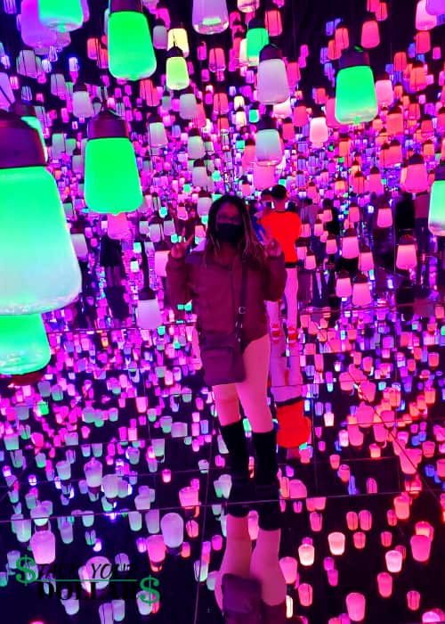 Colorful lamps at teamlab borderless